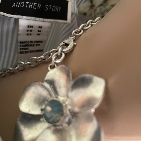 Floral blouse Size M - Picture 6 of 6